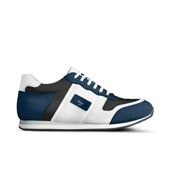 Shoes - Picture 2 of 4